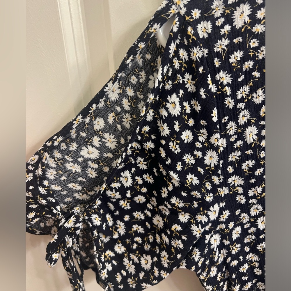 ePretty Floral Cold Shoulder Ruffle Dress - Picture 4 of 14